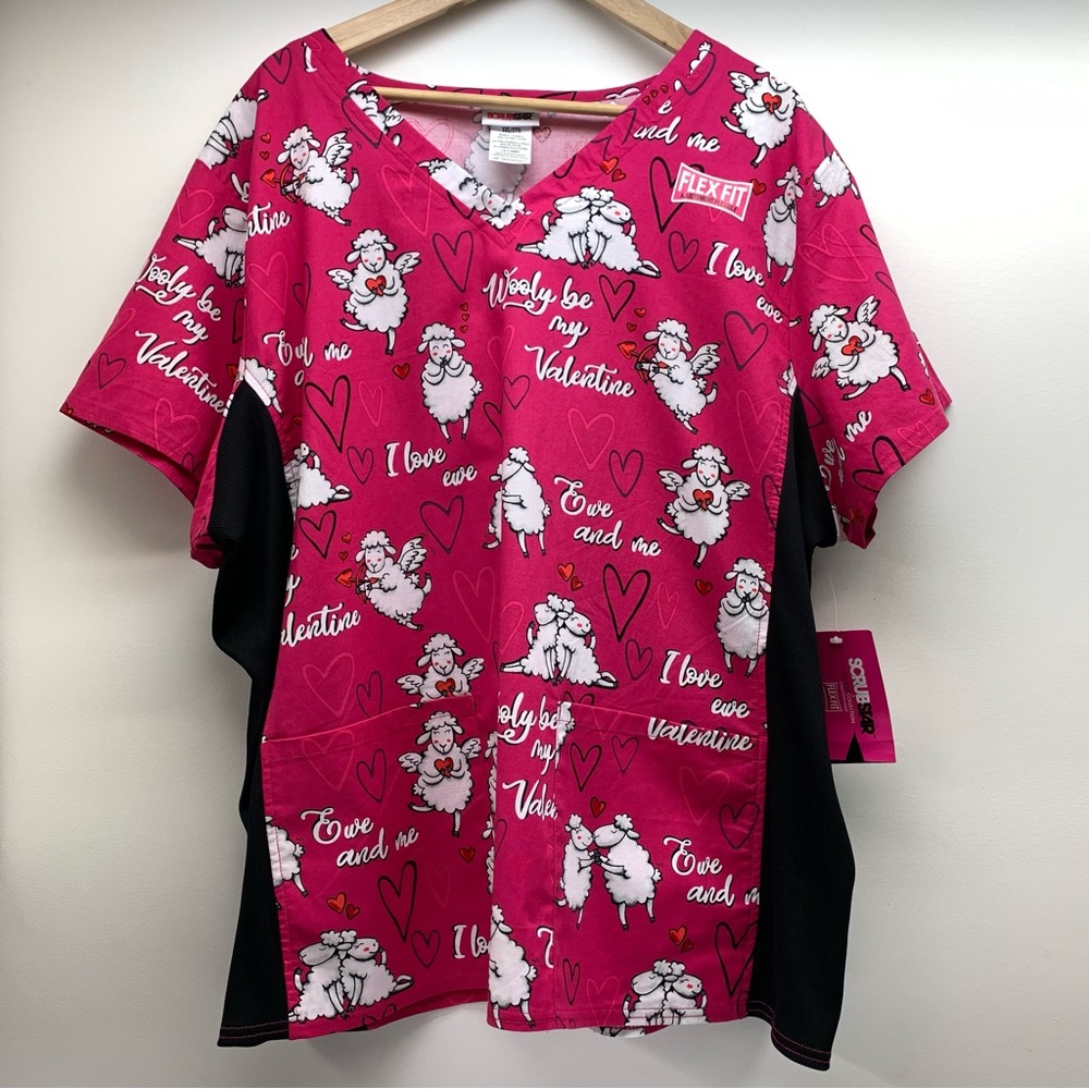 Scrub Top NEW Valentine / Love Theme - Size 3XL